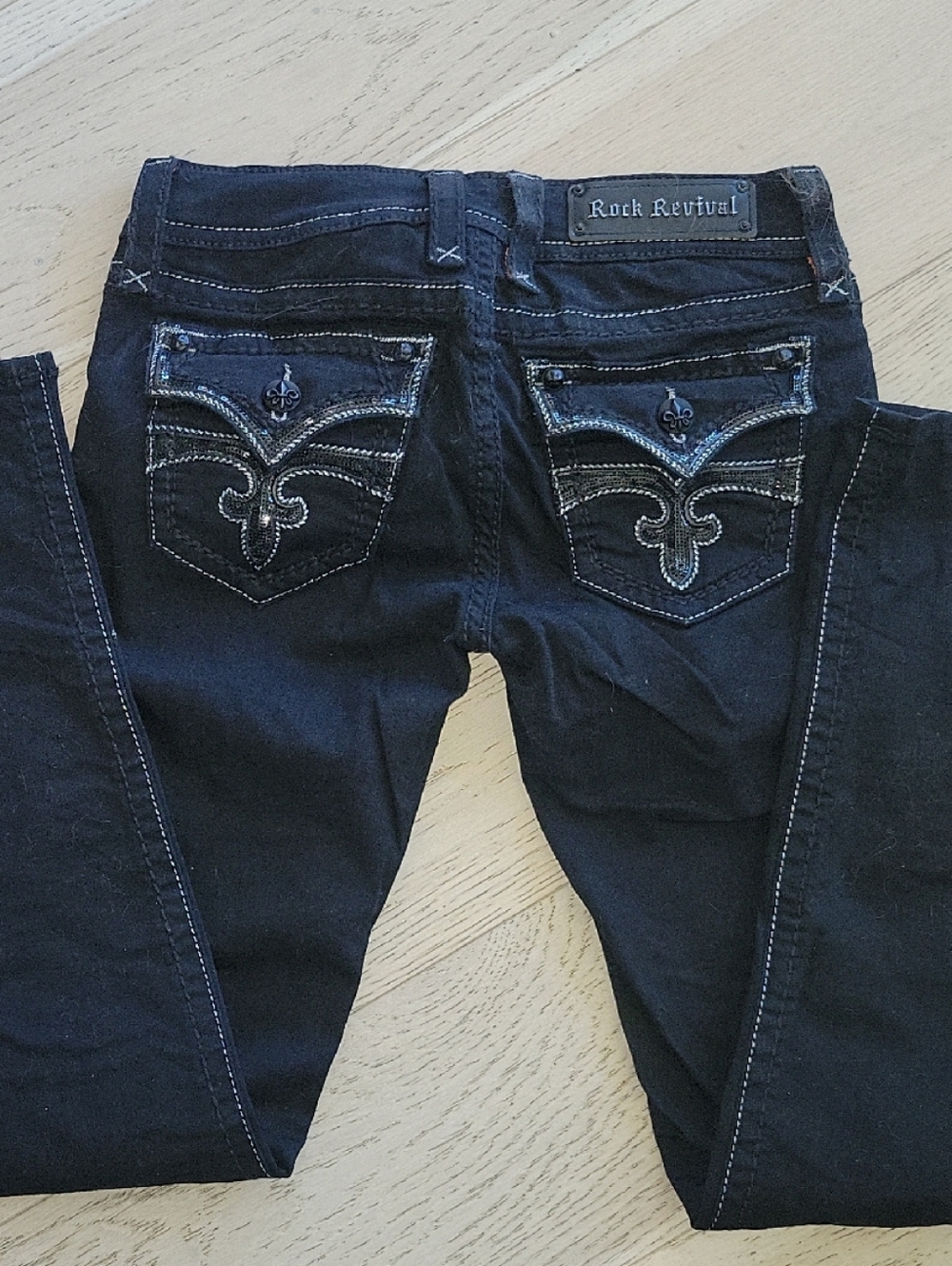 NWOT Rock Revival Women's Black Skinny Jeans with Embroidered Back Pockets